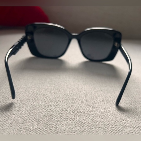 CHANEL
Acetate Strass Polarized Square Sunglasses 5422-B-A Black - Picture 6 of 7